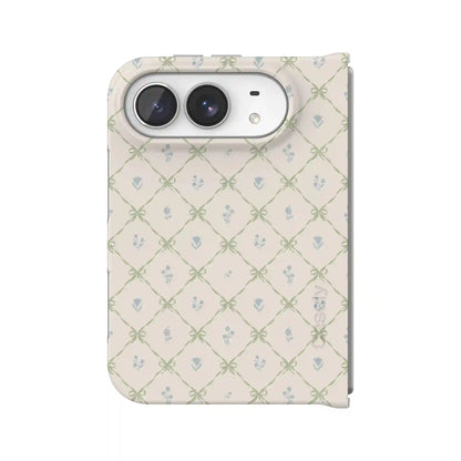 Petit Petals | Dainty Lattice Case